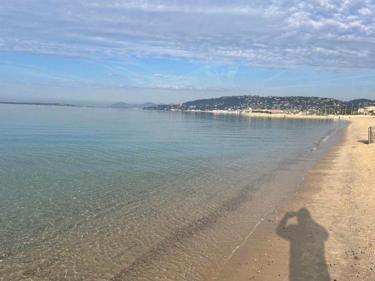 Grand Studio 7 minutes de la Plage et Climatisé sur Juan Les Pins Antibes Exterior foto
